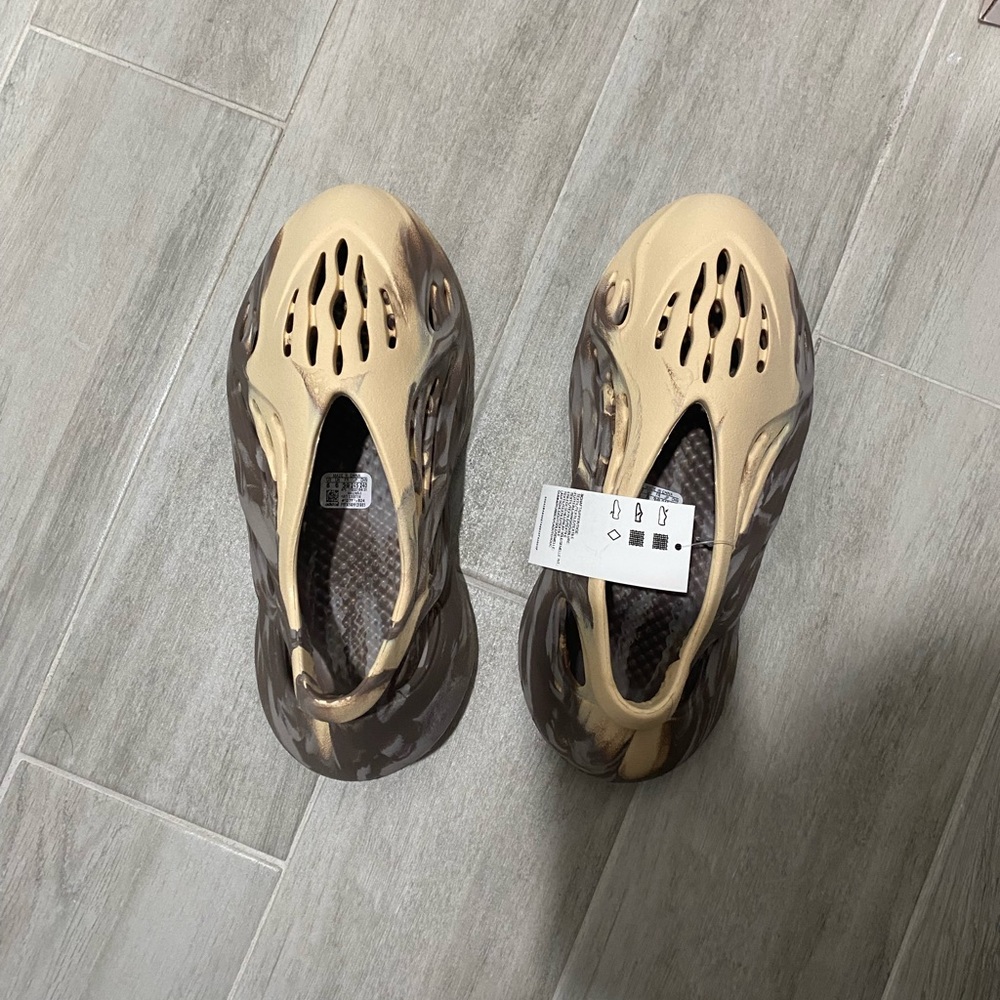 Yeezys foam runners